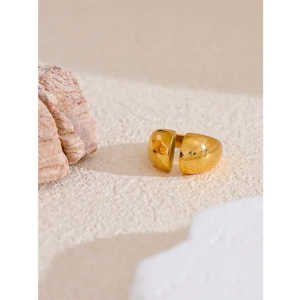 Anel Geométrico Minimalista Banhado a Ouro