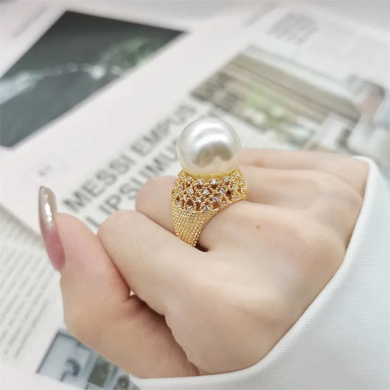 Anel Exuberante Max Pérola Ouro 18K