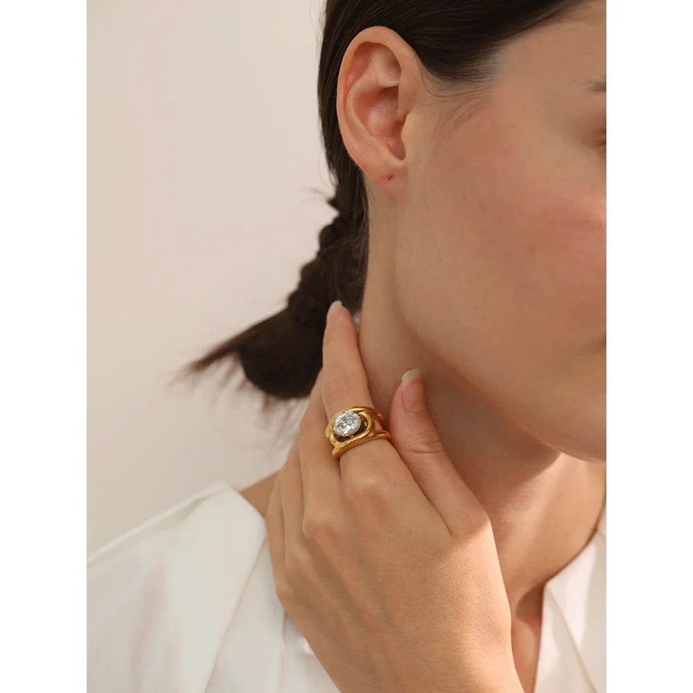 Anel Zircônia Luxo Ouro PVD