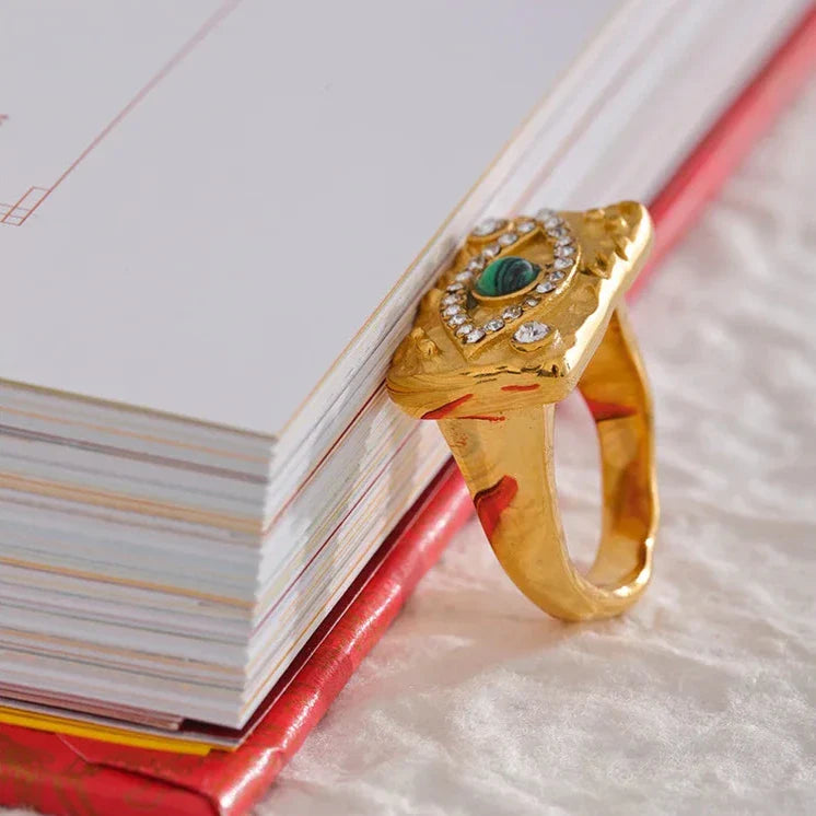 Anel Olho Verde – Poder e Proteção Banhado a Ouro 18K
