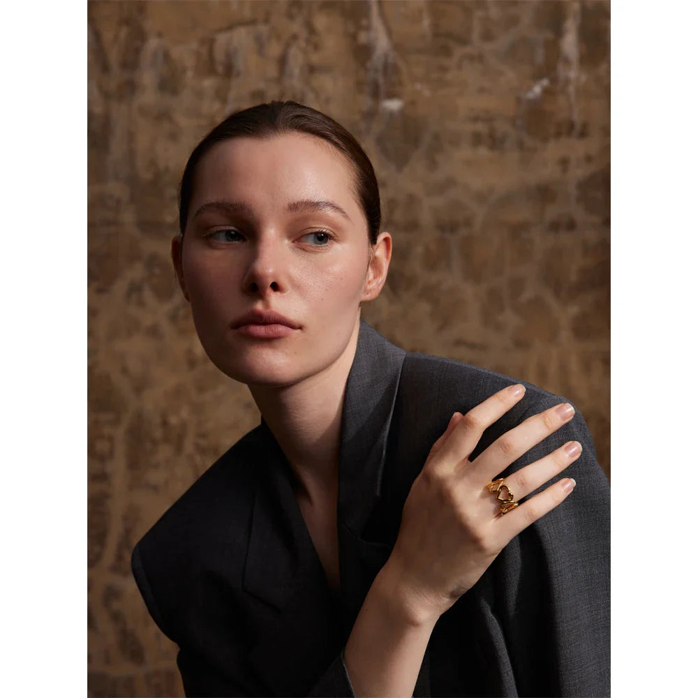 Anel Alma Coração Vazado com Banho de Ouro 18k – Delicadeza que Encanta