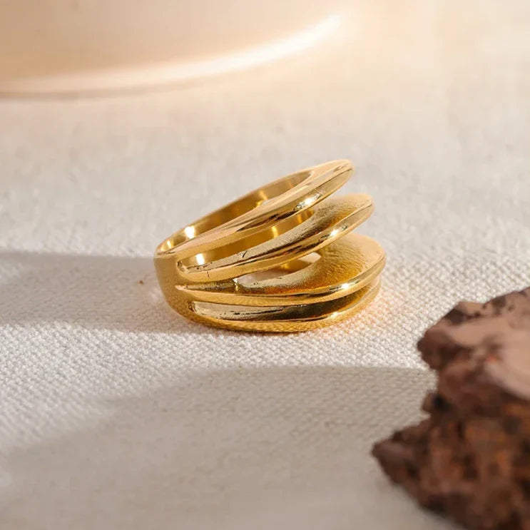 Anel Geométrico em Camadas Banhado a Ouro 18K