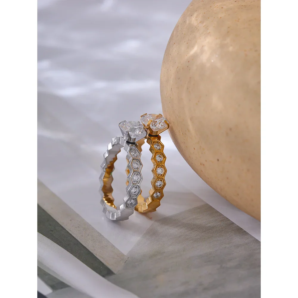 Anel Clássico de Zircônia Cúbica – Ouro 18K