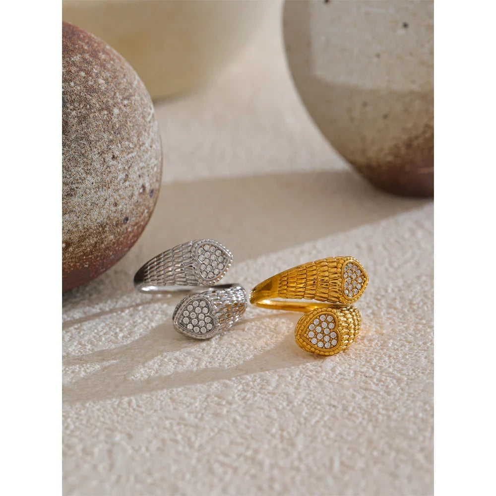 Anel Ajustável Coração com Zircônia – Ouro 18K