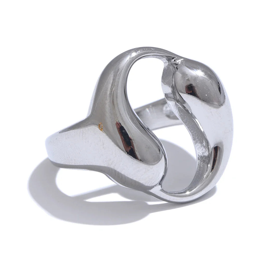 Anel Largo Oco Texturizado – Ouro 18K Aurora