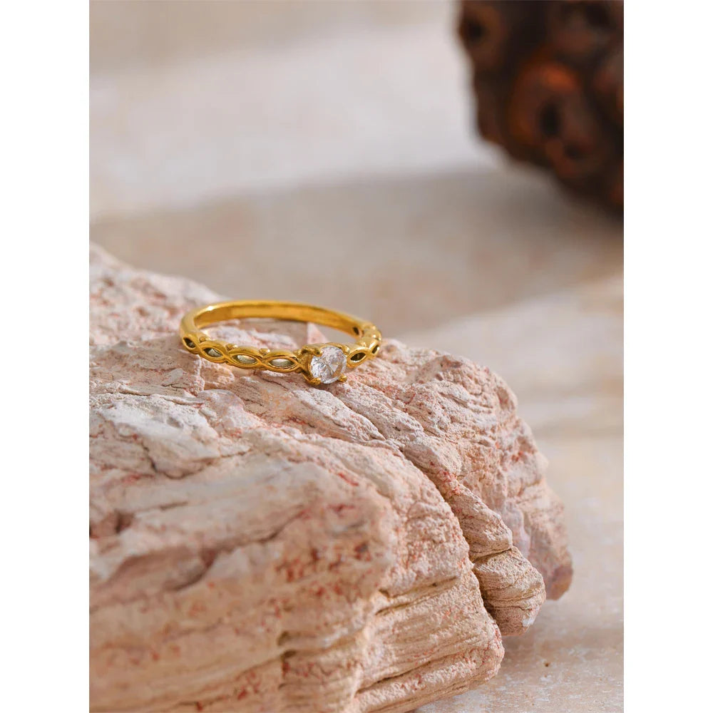 Anel Fino com Zircônia Cúbica Banhado a Ouro 18K