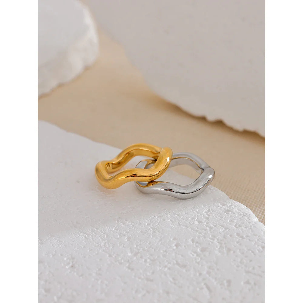 Anel Torcido Ouro 18K