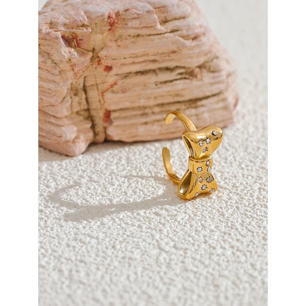 Anel Grace Laço – Brilho Delicado com Banho de Ouro 18K