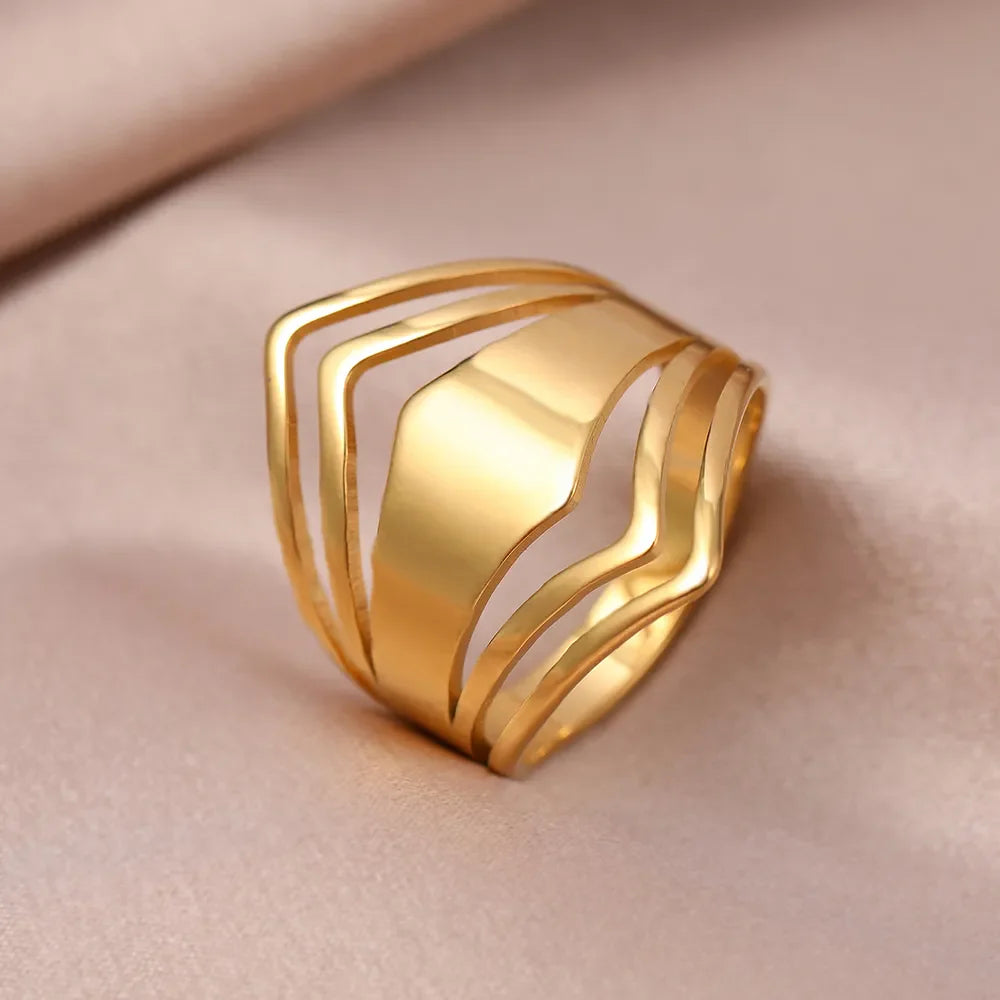 Anel Élégance Structure – Geometria do Luxo em Ouro 18K