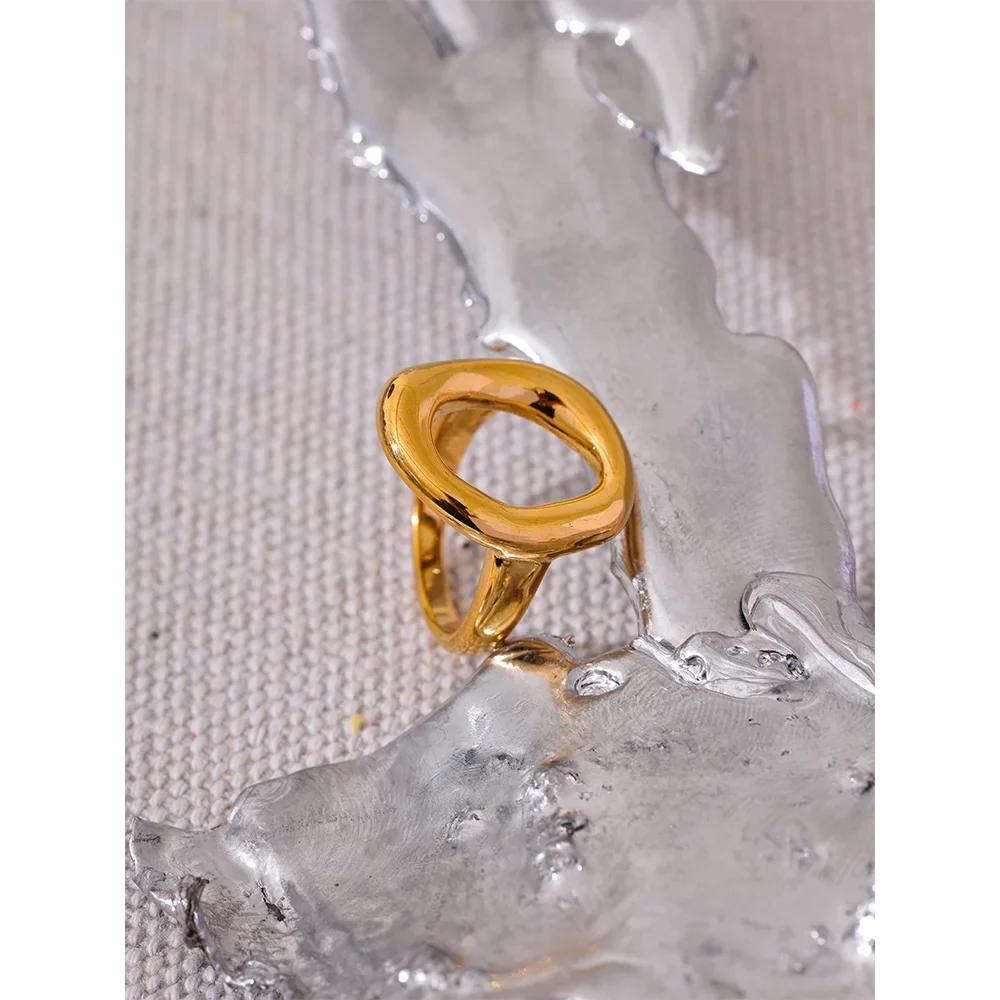 Anel Geométrico Dourado Minimalista em Aço Inoxidável