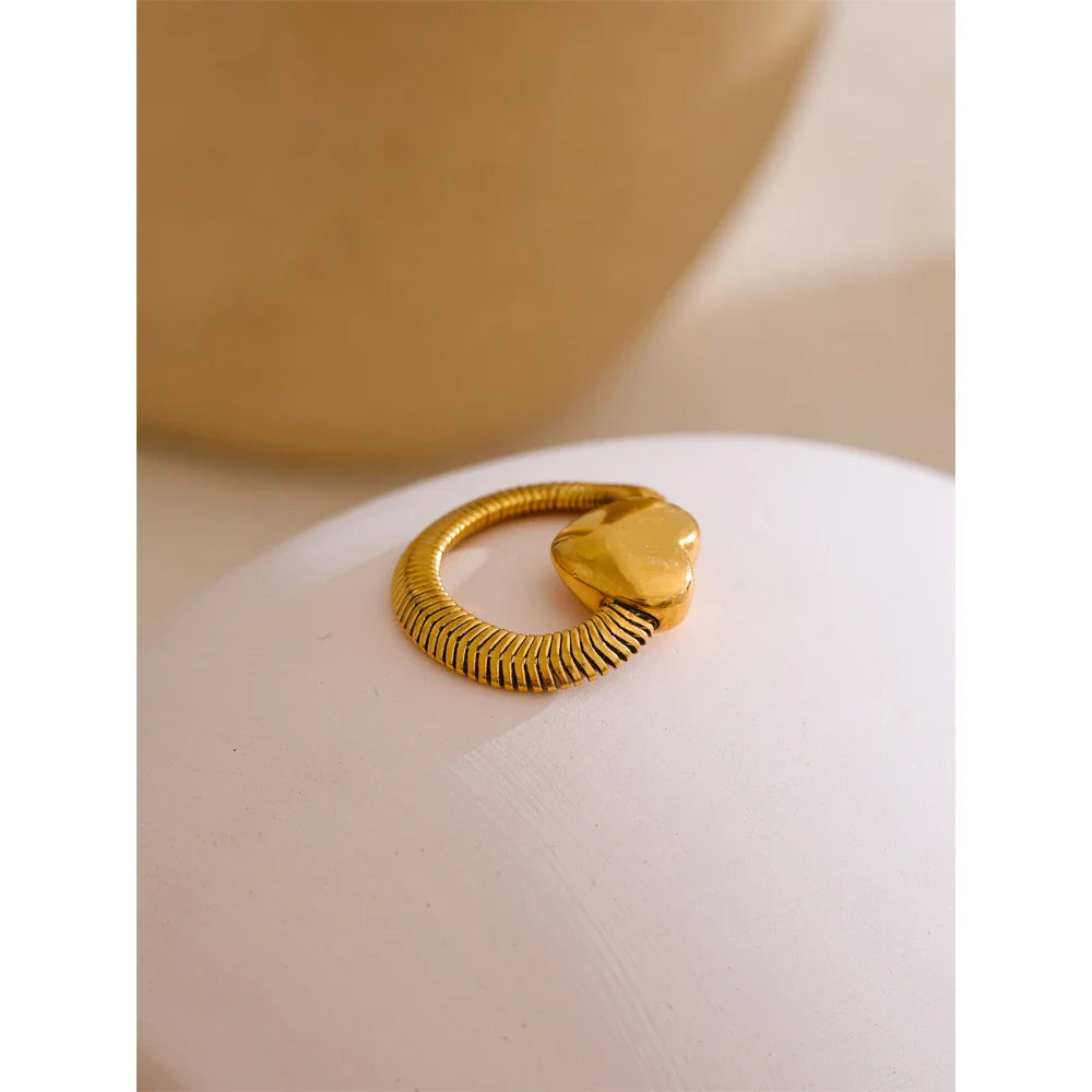 Anel Coração com Corrente de Cobra em Ouro 18K