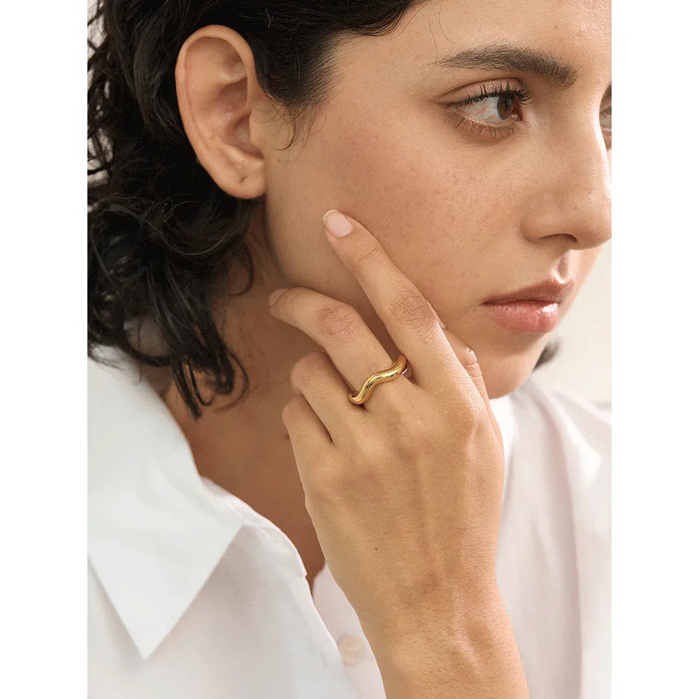 Anel Torcido Ouro 18K