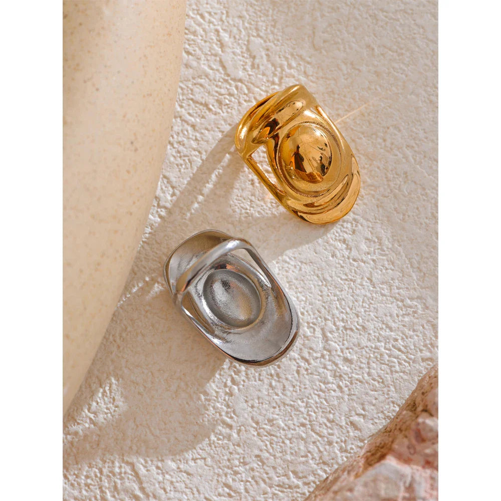 Anel Geométrico de Metal Banhado a Ouro 18K