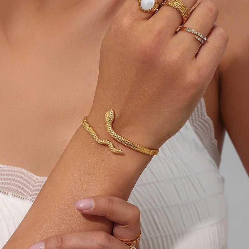 Bracelete Serpente em Aço Inoxidável Banhado a Ouro 18k