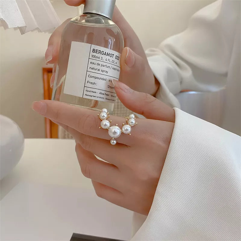 Anel Formato C de Pérolas Naturais