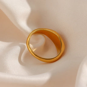 Anel Estrela Pavê em Ouro 18K