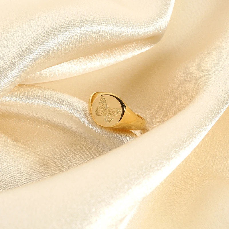 Anel Bella Farfalla – Elegância Leve com Design de Borboleta