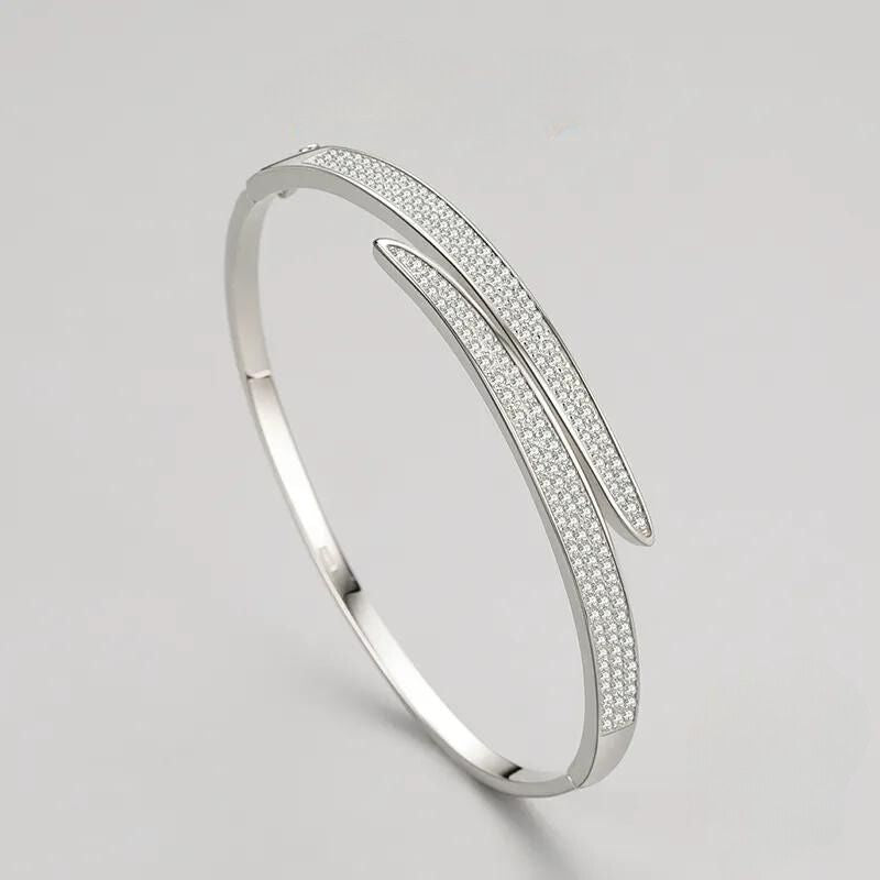 Bracelete com Zircônias em Prata 925 Banhado a Ouro Branco