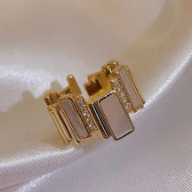 Anel Isabella Luz – Zircônia com Design Orgânico em Ouro 18K