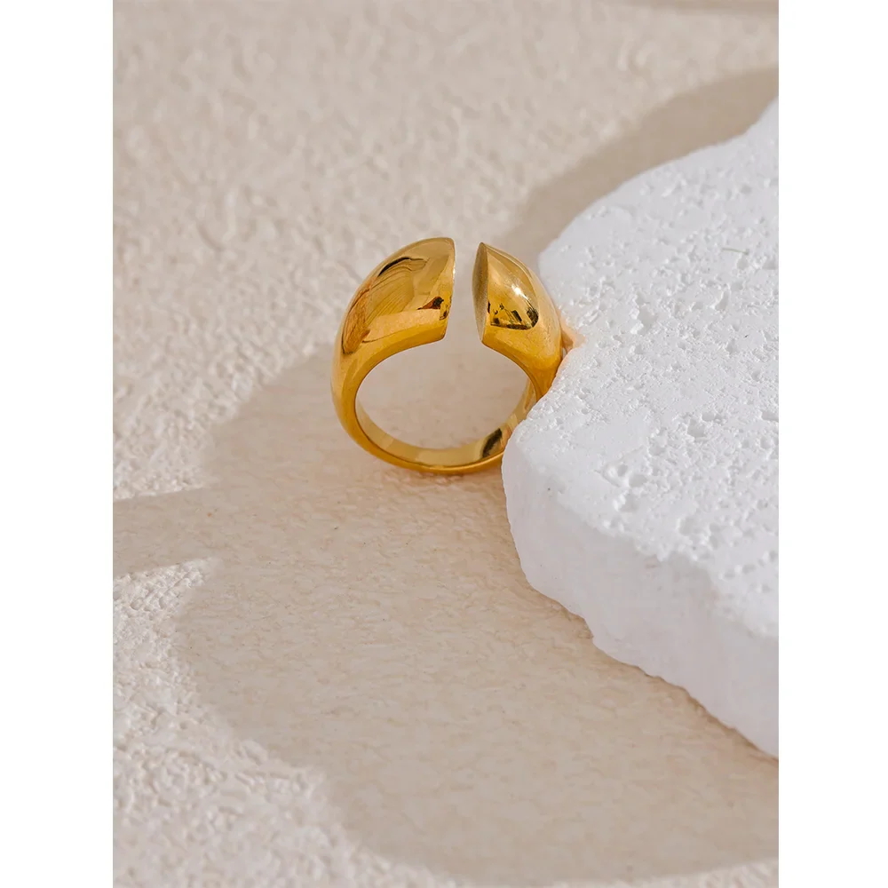 Anel Geométrico Minimalista Banhado a Ouro