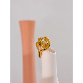 Anel Kiss Glow – Ousadia e Brilho em Ouro 18K