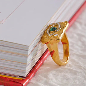 Anel Olho Verde – Poder e Proteção Banhado a Ouro 18K