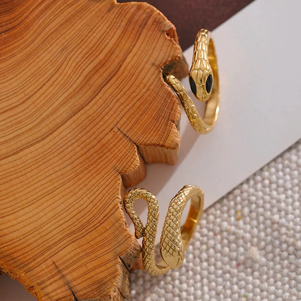 Anel Cobra com Pingente Ouro PVD