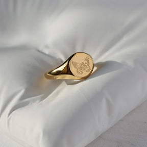 Anel Bella Farfalla – Elegância Leve com Design de Borboleta