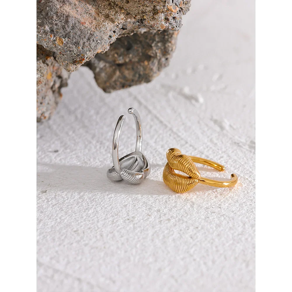 Anel Grace Open – Minimalismo com Banho de Ouro 18K