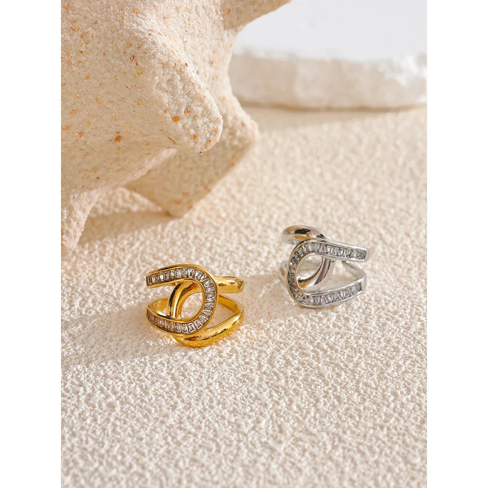 Anel Geométrico de Zircônia Banhado a Ouro 18K