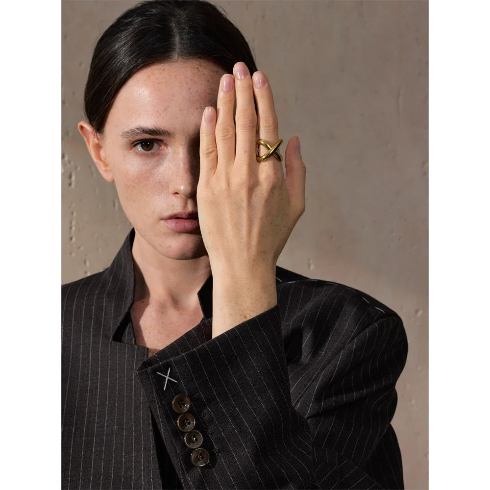 Anel X-Shape Ouro 18k PVD – Estilo que Impacta