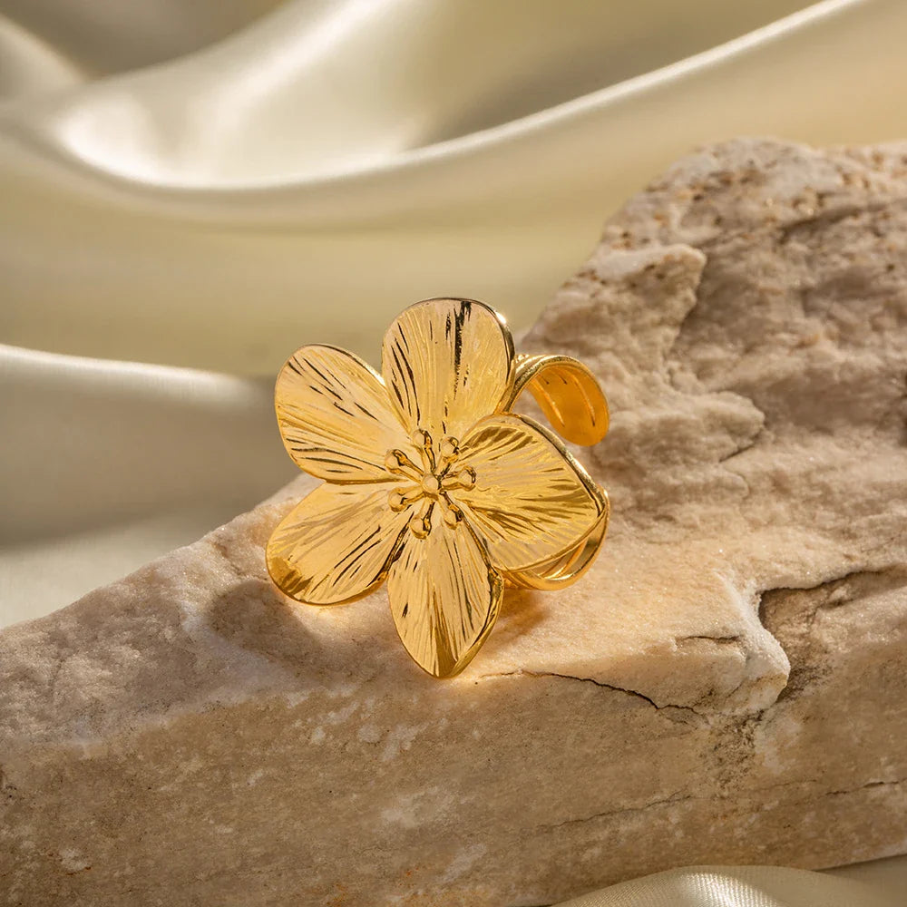Anel Flor Real em Ouro 18K