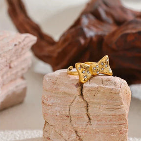 Anel Grace Laço – Brilho Delicado com Banho de Ouro 18K