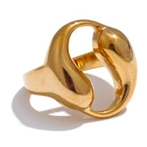 Anel Largo Oco Texturizado – Ouro 18K Aurora