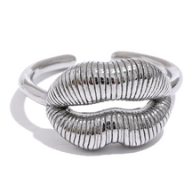 Anel Grace Open – Minimalismo com Banho de Ouro 18K