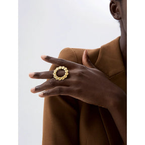 Anel Vintage Hiperbólico — Luxo Banhado a Ouro 18k