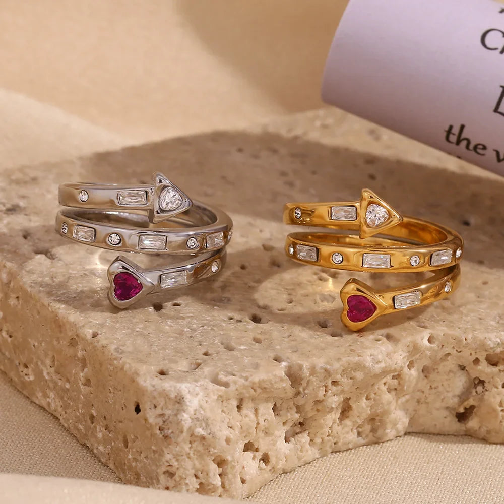 Anel Coração e Seta com Zircônia Banhado a Ouro 18K