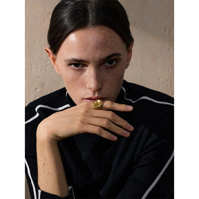 Anel Geométrico Relevo Dourado 18K