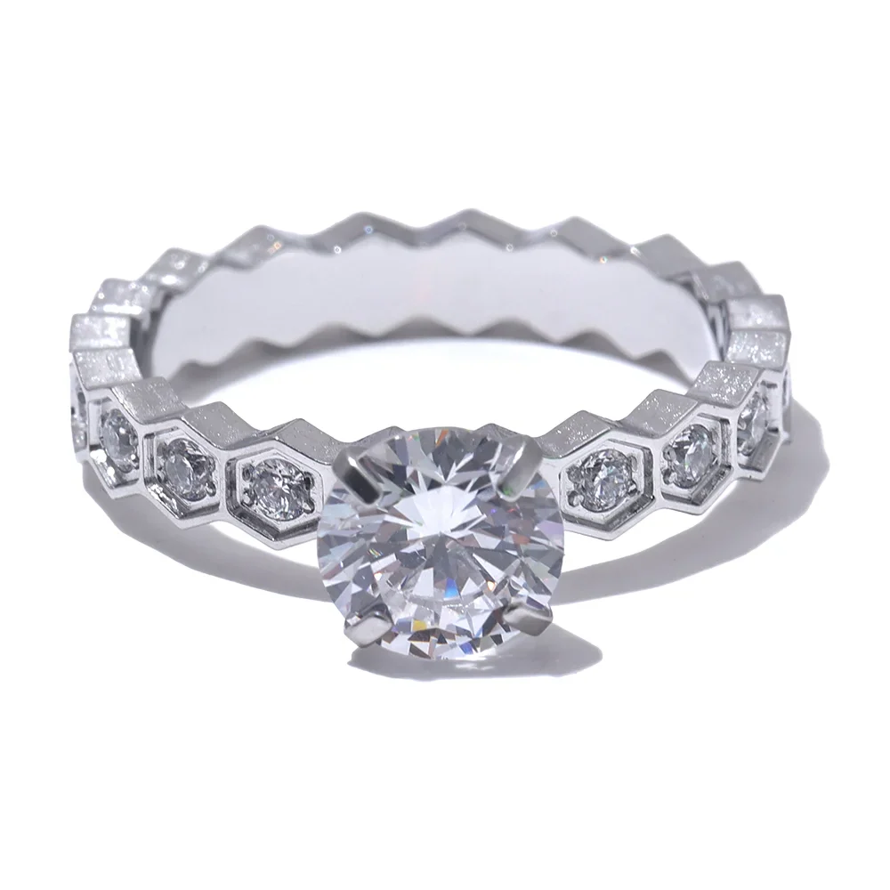 Anel Clássico de Zircônia Cúbica – Ouro 18K