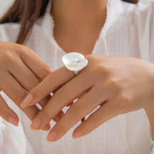 Anel Ostra Elegante com Pérola Folheado a Ouro 18K