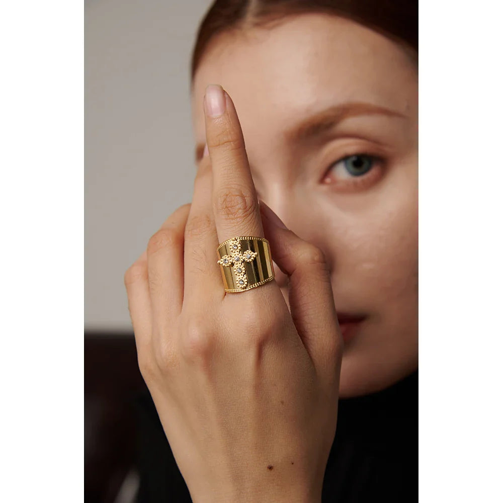 Anel Cruzado Dourado com Zircônia 18K