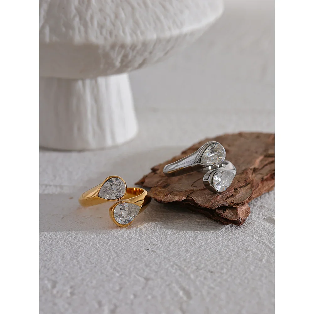 Anel Geométrico com Zircônia Cúbica em Aço Inoxidável