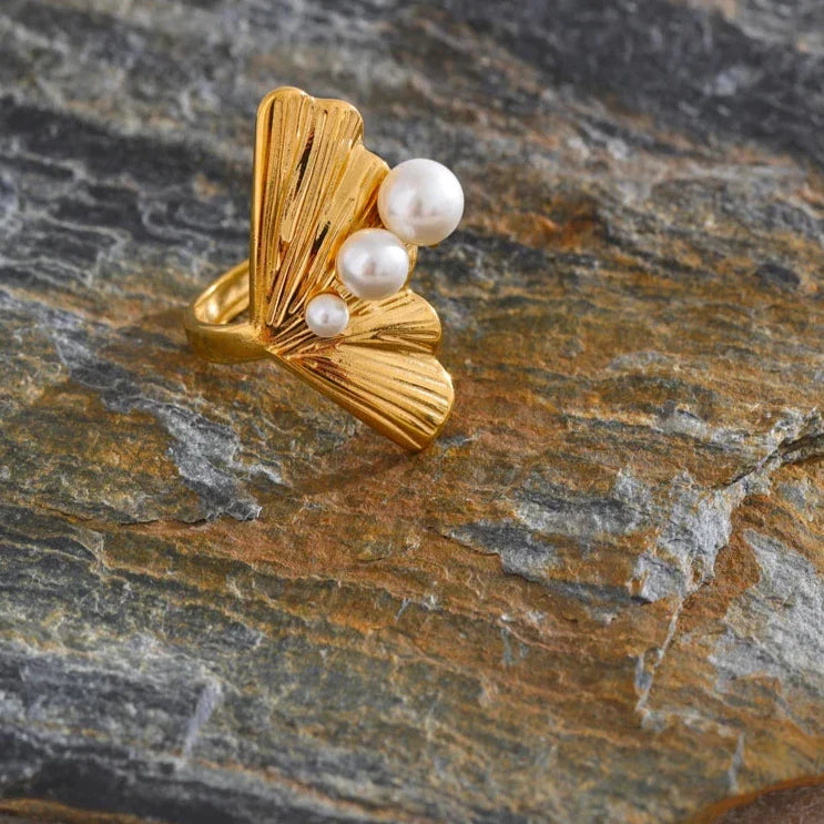 Anel Serena Pearl – Clássico Moderno com Banho de Ouro 18K