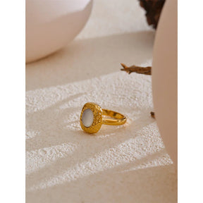 Anel Aura Geométrica com Concha Natural e Banho em Ouro 18k