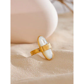 Anel Geométrico com Concha Natural Ouro 18K