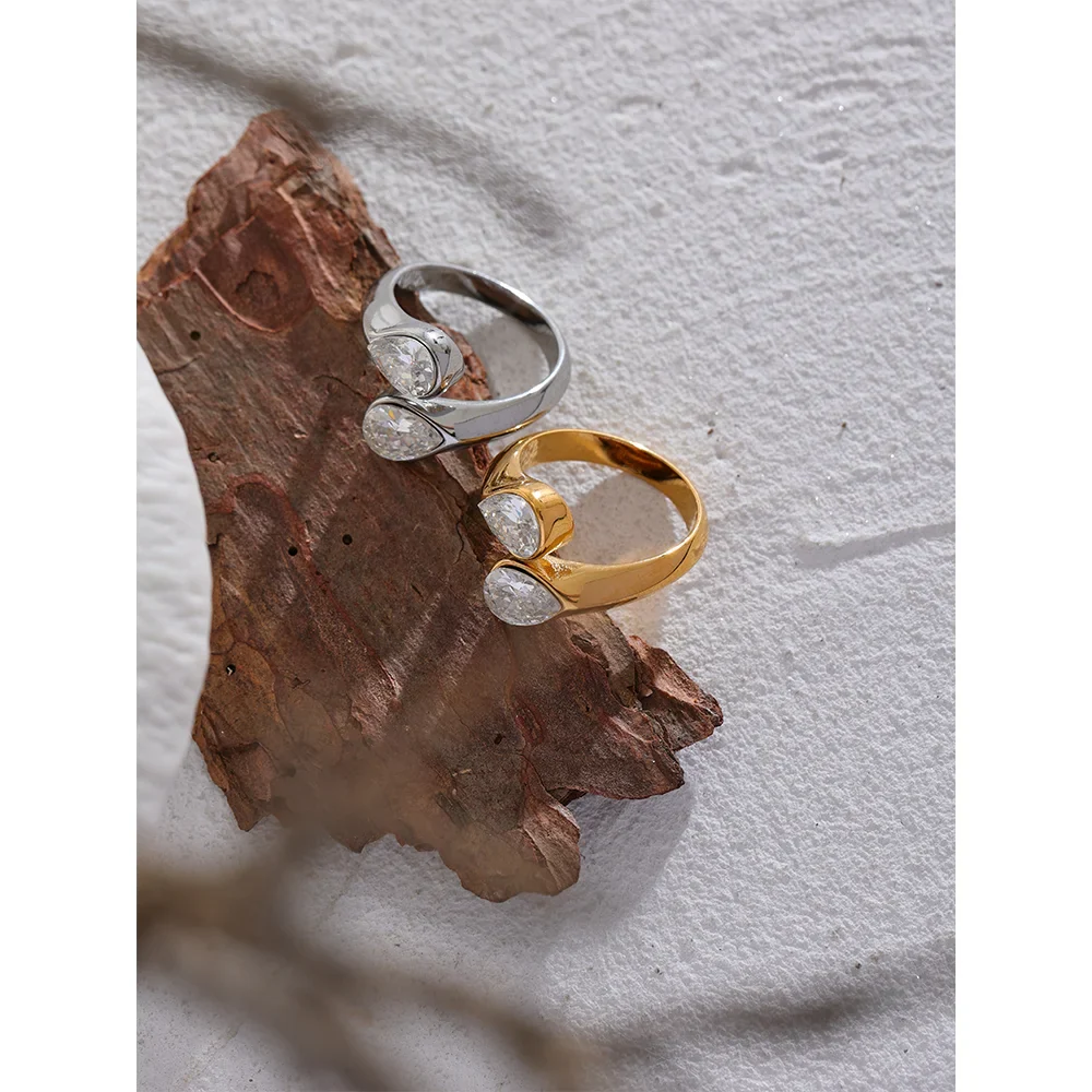 Anel Geométrico com Zircônia Cúbica em Aço Inoxidável