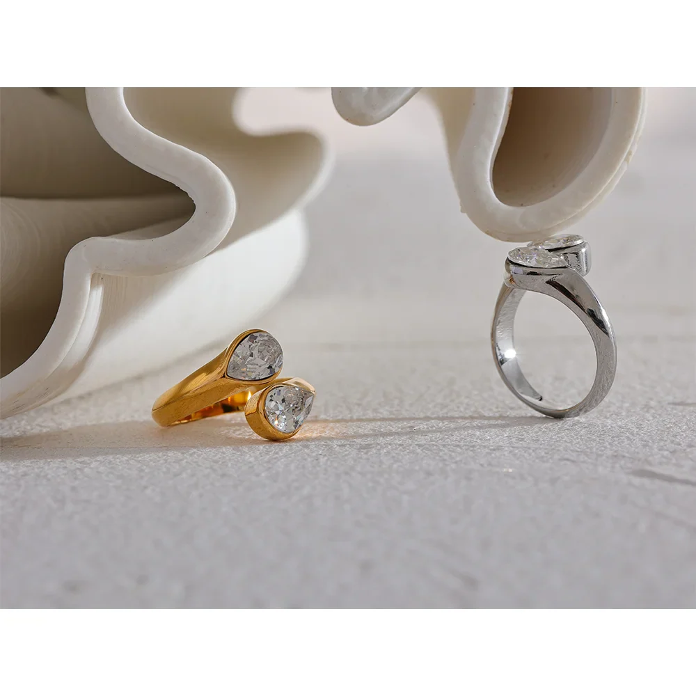 Anel Geométrico com Zircônia Cúbica em Aço Inoxidável