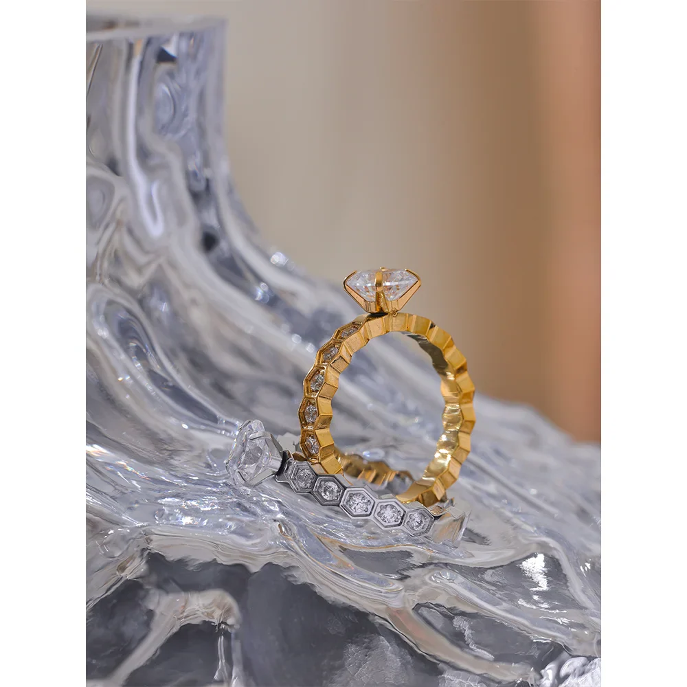 Anel Clássico de Zircônia Cúbica – Ouro 18K