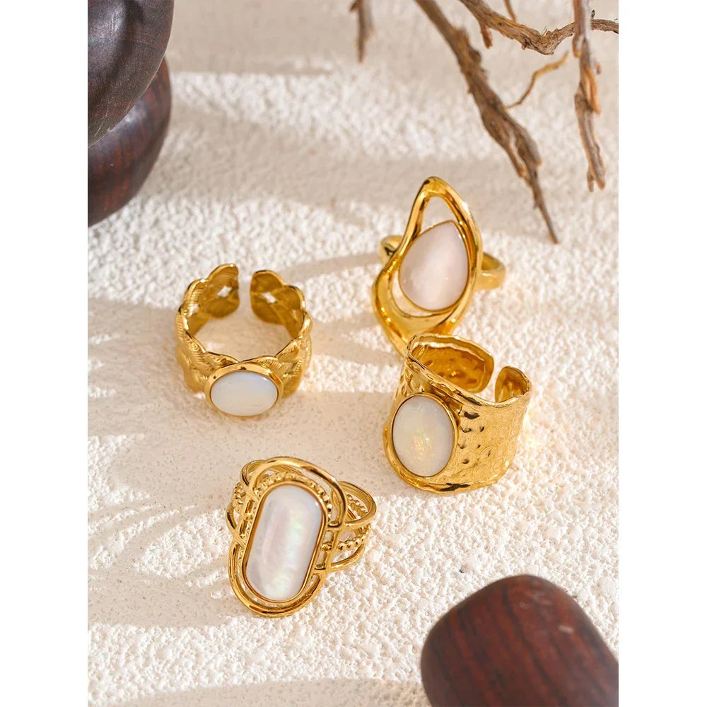 Anel Geométrico Concha Natural Banho Ouro 18K