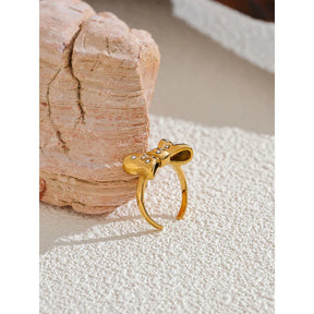 Anel Grace Laço – Brilho Delicado com Banho de Ouro 18K